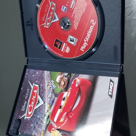 Disney Pixar Cars PS2 Game disc + Guide no scratches - Picture 3 of 4